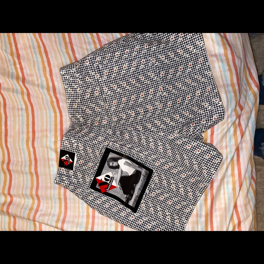 Vintage No boundaries patterned shorts